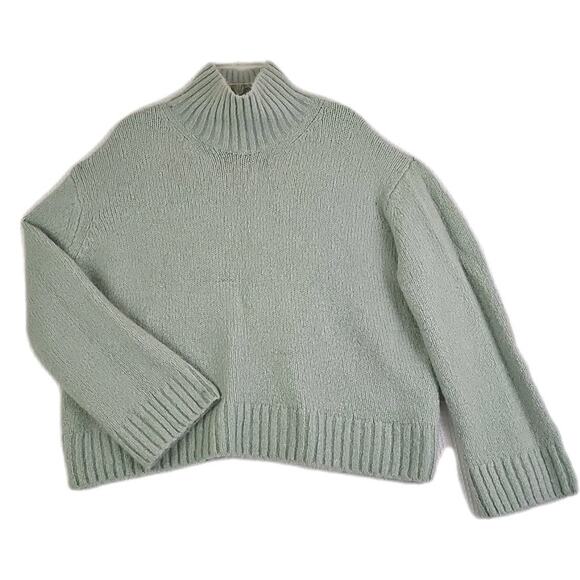 H & M ~Woman Size L~ Light Green Wool/Alpaca Blend Crop Boxy Sweater. - Picture 9 of 16